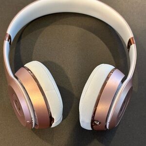 Beats solo 3 wireless rose gold on ear headphones